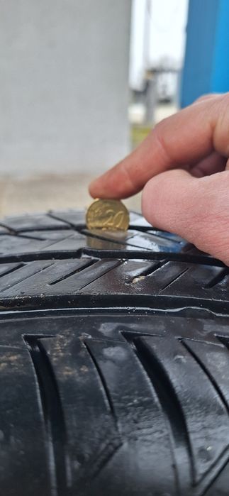 Летни гуми 235/45/18