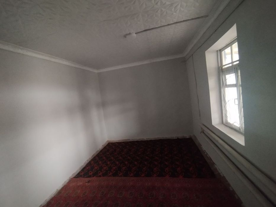 Uy sotiladi 6 sotix 4 xonali yerqoʻrgʻon dexqon bozori yonida