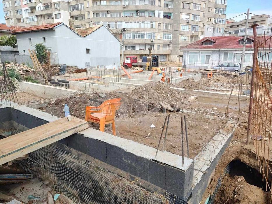 Продава се Двустаен апартамент в Добрич, Център - 85 кв.м за 936 €/кв.м - Снимка #6