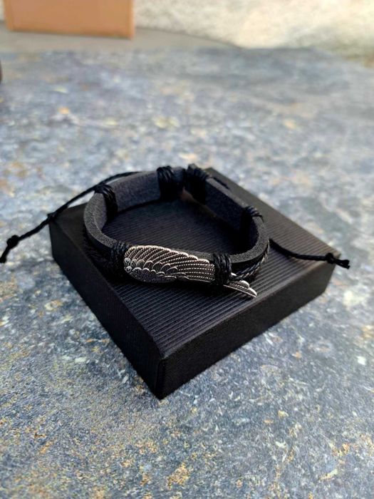 Мъжка кожена гривна