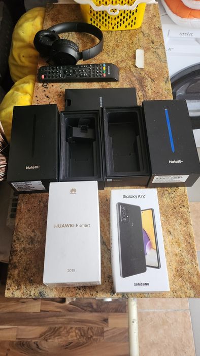 Cuti telefoane noi