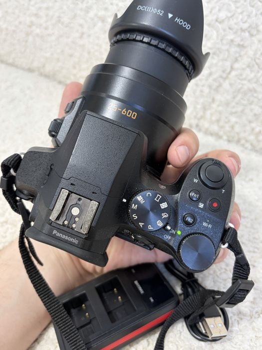 Aparat foto Panasonic Lumix fz300 4k