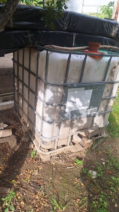 Продам куб для воды в отличном состоянии