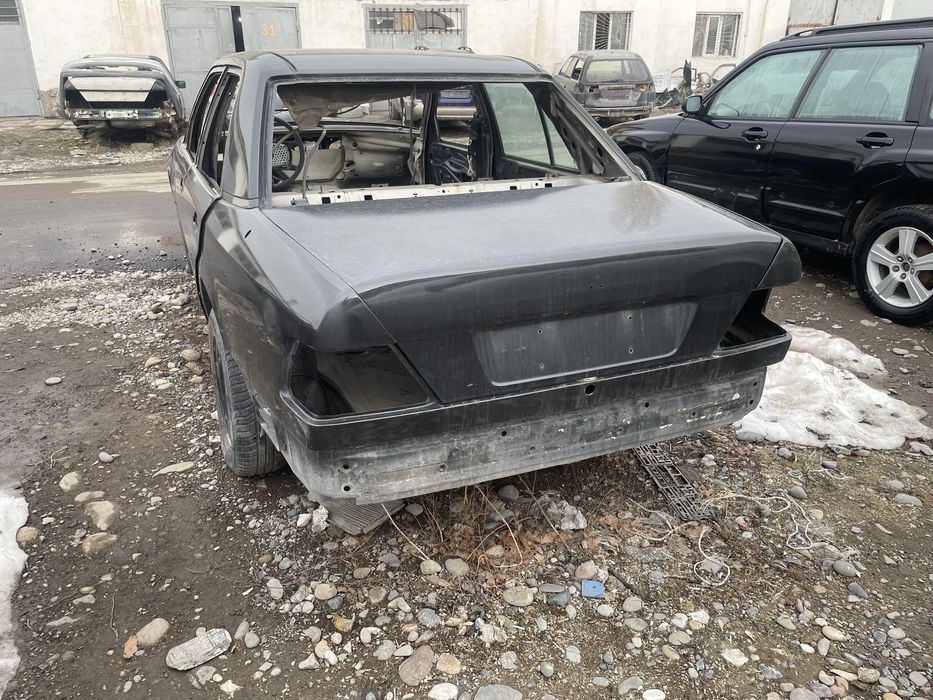 Продам мерс 124 е280