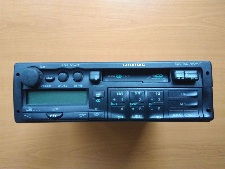 Vand radio-casetofon auto vintage Grundig