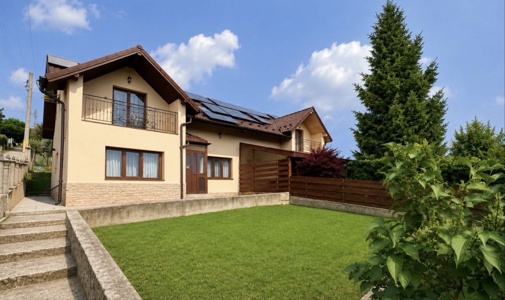 Proprietar, vand casa Tomesti, 4 camere, 2 bai, 119mp utili, 580 mp teren, panouri fotovoltaice, garaj si anexa