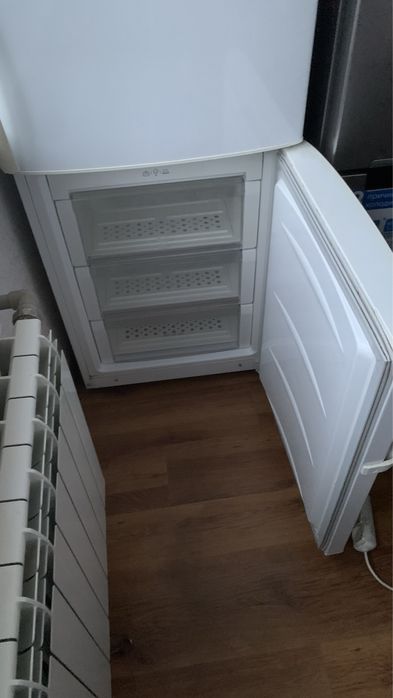 Холодильник 70мын тенге
