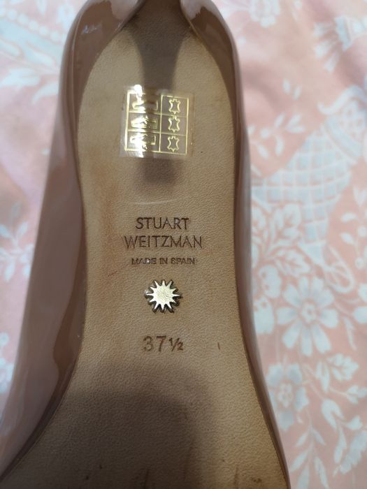 Stuart Weitzman обувкии естествен лак