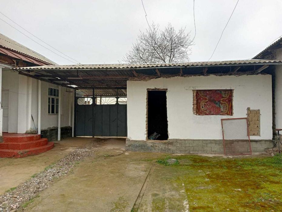 Uy sotiladi. Дом продаётся