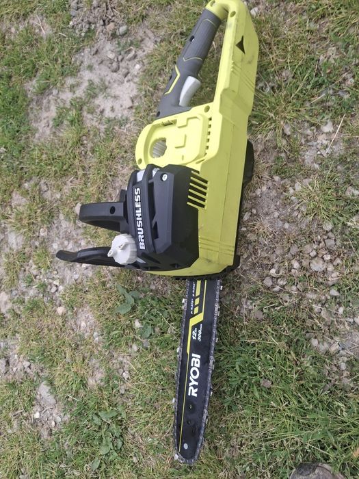 Drujbă Ryobi pe baterie