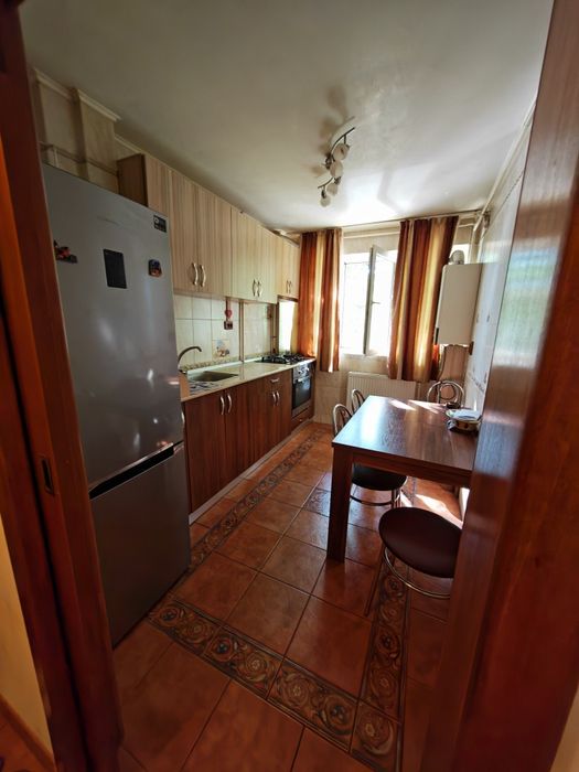 De inchiriat apartament zona autogara