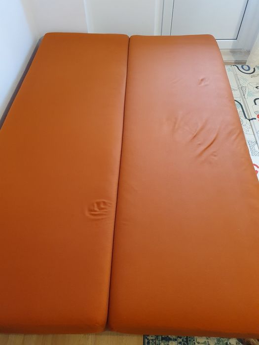 Canapea in stare foarte buna