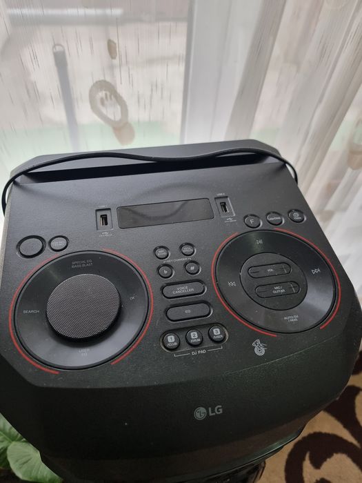 Boxă LG de vânzare,luată acum sase luni, nu mai o folosesc!!