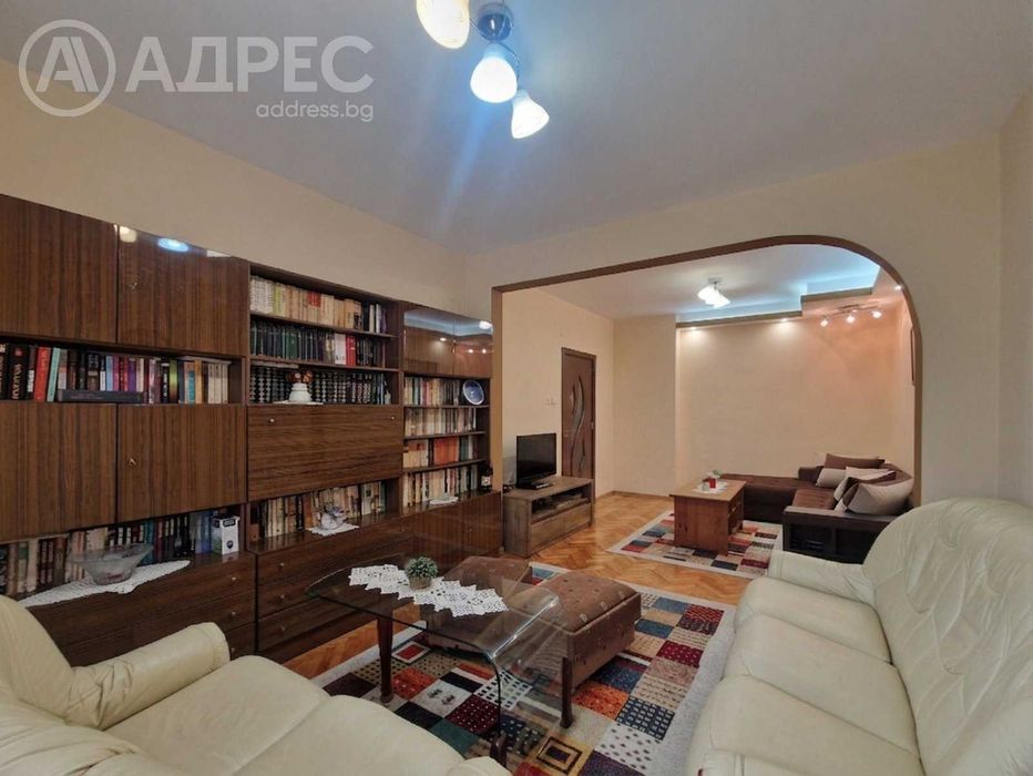 Тристаен апартамент, Възраждане, 86 кв.м., ет. 5/7, ТЕЦ, тухла, обзаведен