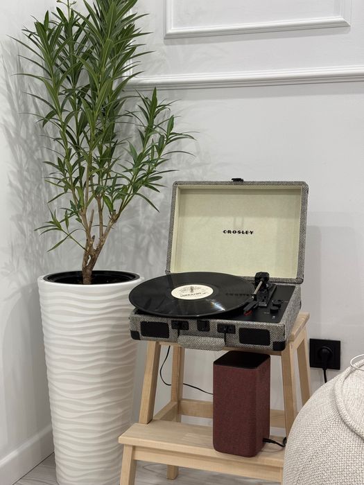 Проигрыватель Crosley (Кросли) Cruiser Deluxe Herringbone