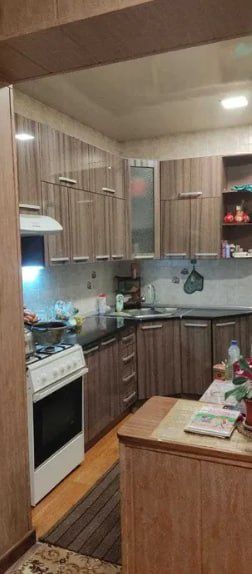 Срочно!Квартира на Кушбеги -Мечеть 5/7/9 общ пл 110м  балкон 2*6