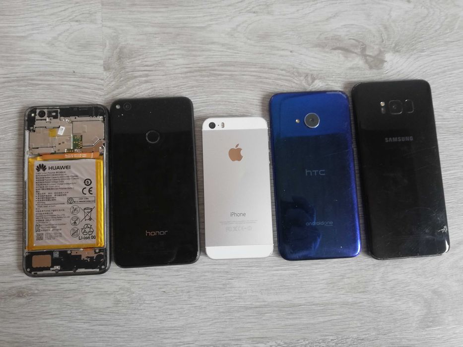 ЛОТ GSM телефони 4 броя за части или ремонт