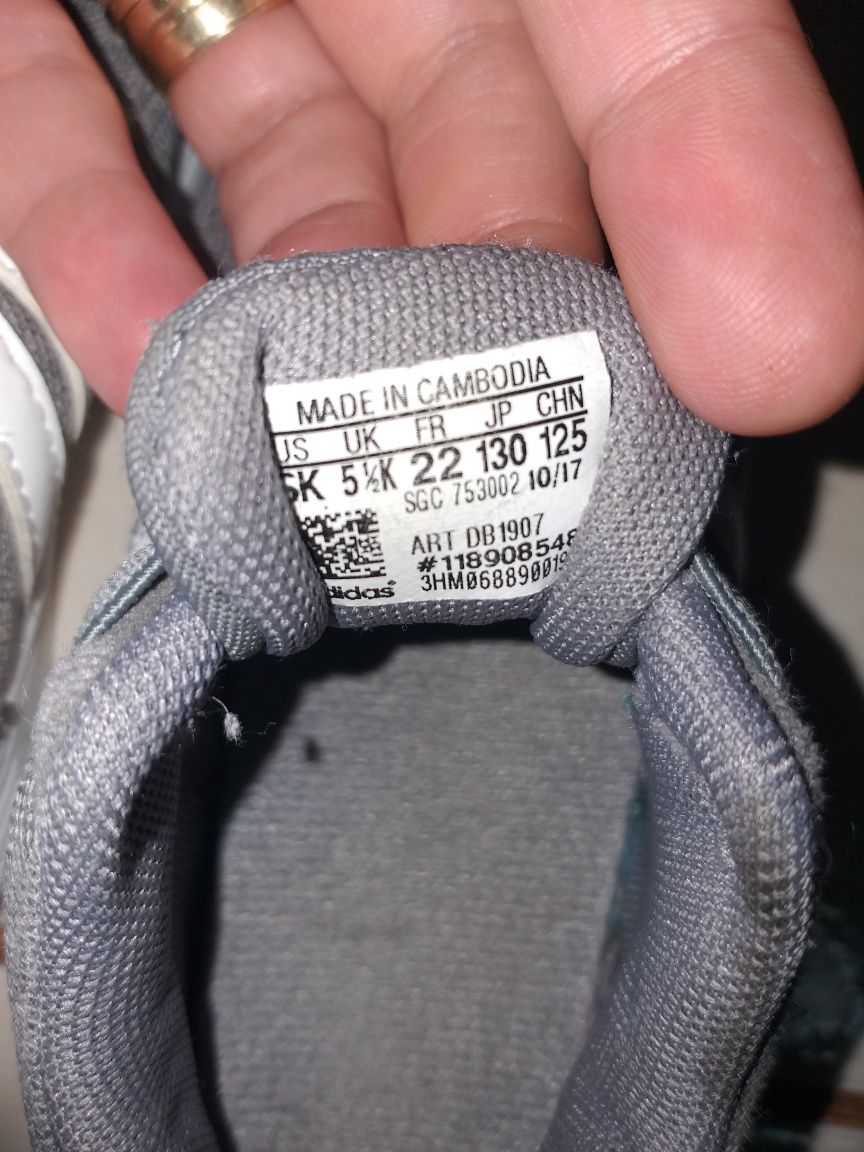 kill Existence Terrible Adidasi bebe adidas nr 22 /13 cm stare bună Berceni • OLX.ro