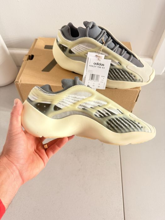Adidas Yeezy 700  Fade Salt