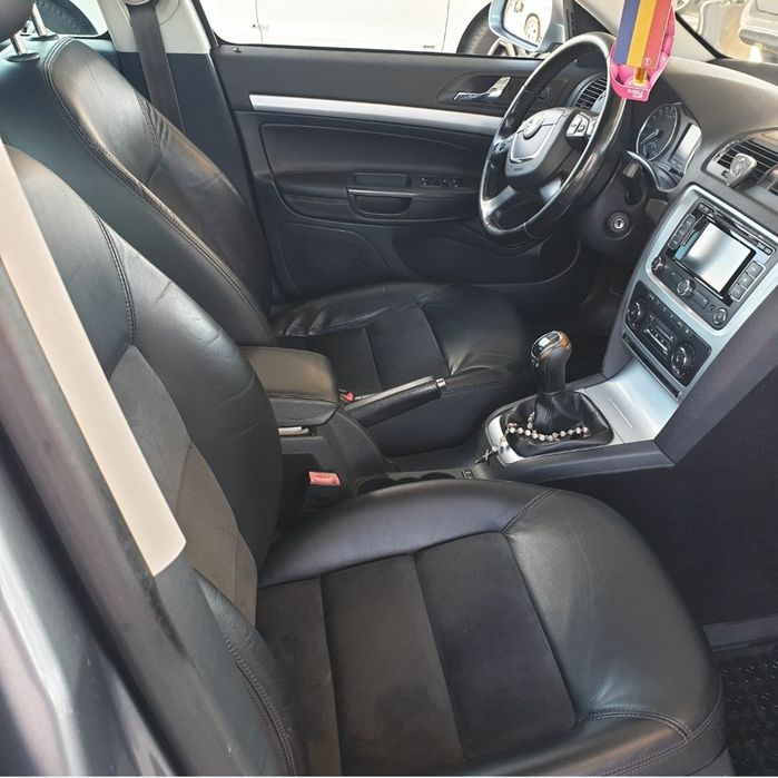 Skoda Octavia Scout 4x4 Extra Full • Piele Alcantara • 2.0 TDI •
