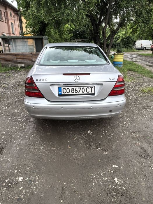Mercedes-Benz E 220...