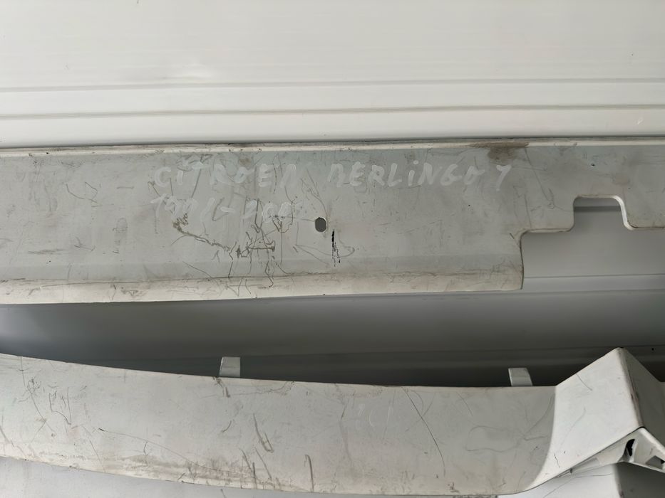 GRILĂ CENTRALĂ FAȚĂ RADIATOR – Citroën Berlingo 1 (1996–2002)