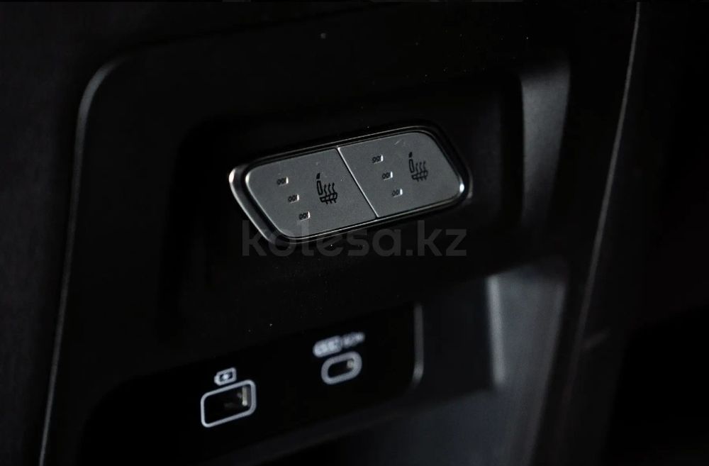 Jetour x90 plus Premium.7 мест.торг у капота