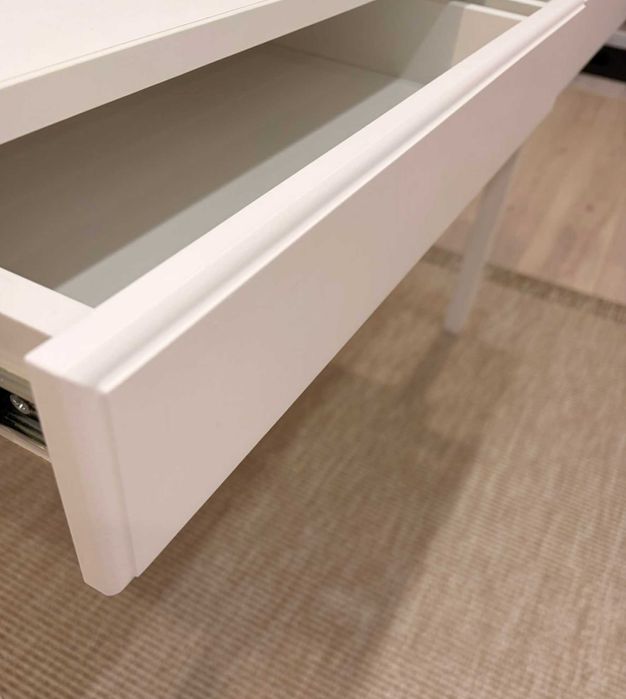 Письменный белый стол!