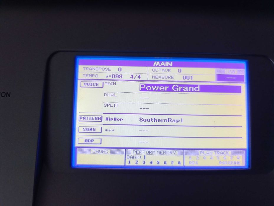 Продавам синтезатор Yamaha MM6