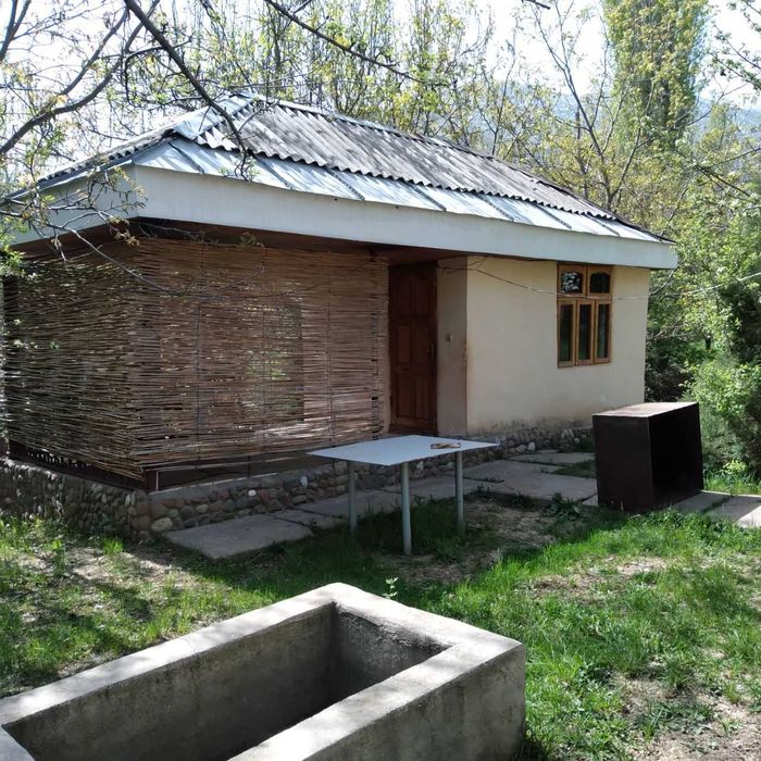 Продается дача 8+30 сот  в горах Хумсан