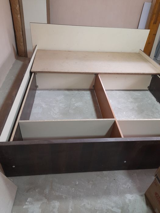 Кровать двухспальная