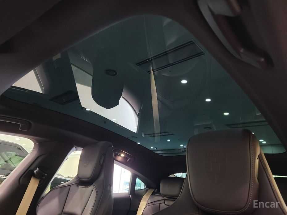 Porsche Taycan Base