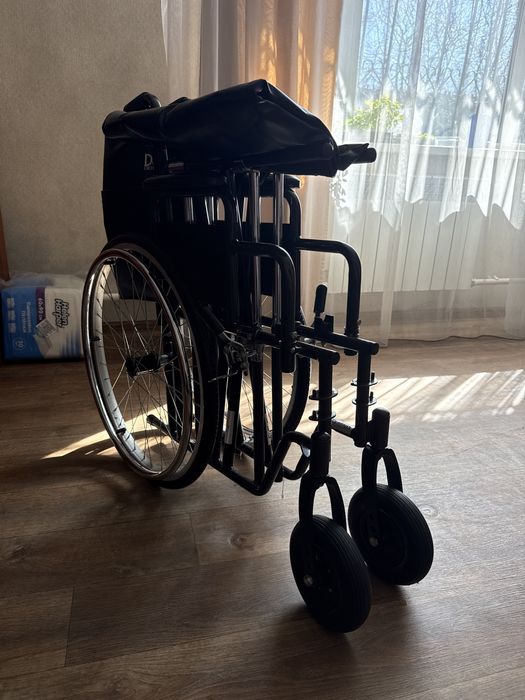 Инвалидная коляска