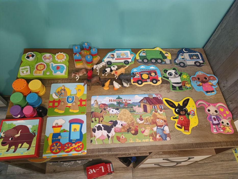 Колекция от пъзели и занимателни играчки