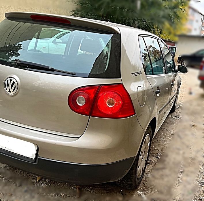 Volkswagen Golf 2006 benzină, 2.101 € — imagine 2
