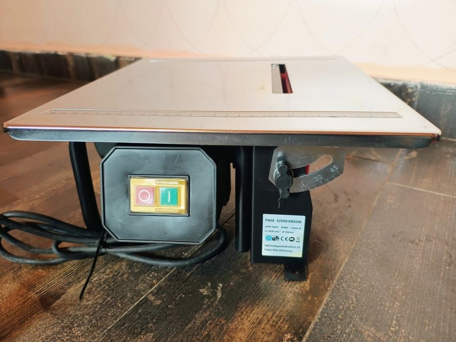 Aparat electric de tăiat gresie/faianță  600W, 180 mm, nefolosit