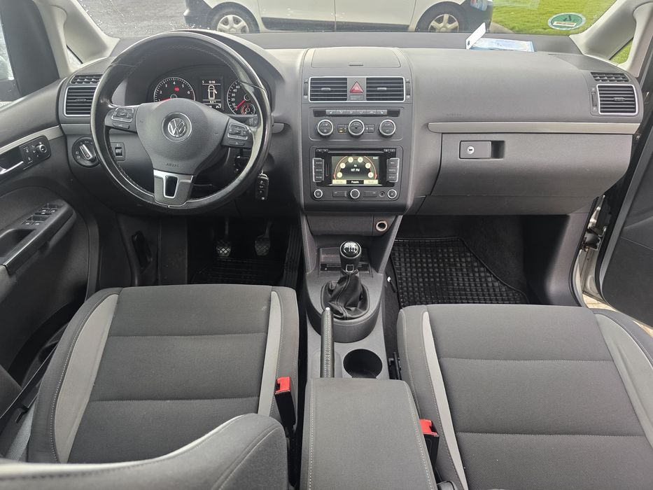 VOLKSWAGEN Touran 2014 — imagine 4