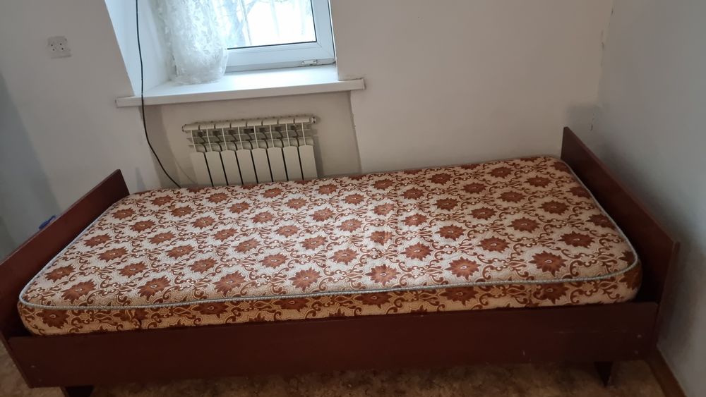 Кровать односпальные темная