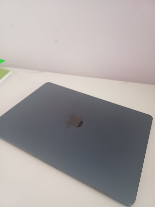 Macbook M3 8/256 идеал акб 97%