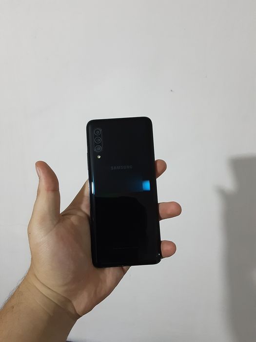 Продается телефон samsung a90