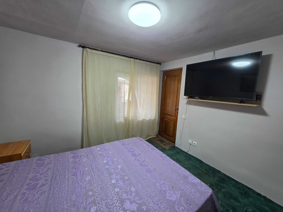 Vând casă de vacanță