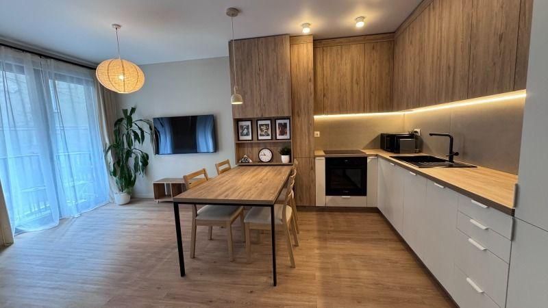 Дава се под наем Двустаен апартамент в София, Център - 63 кв.м за 797.64 € - Снимка #2