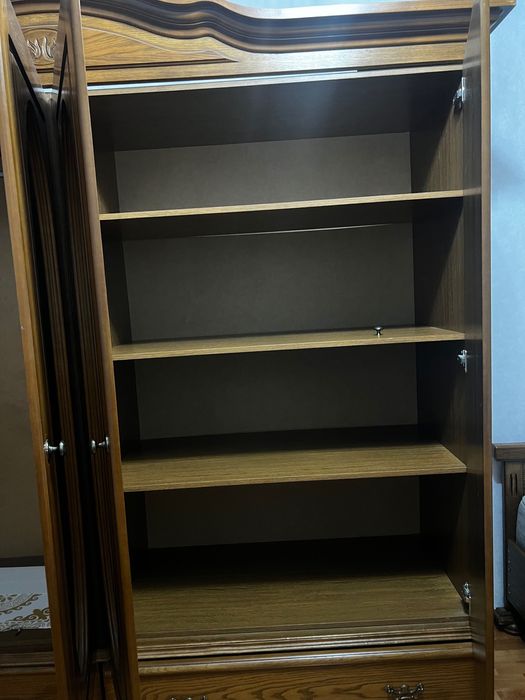 Шкаф с 2мя зеркалами