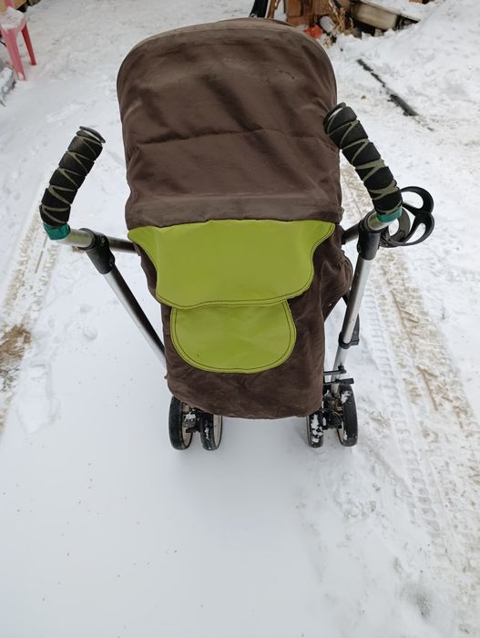 Коляска прогулочная в отличном состоянии