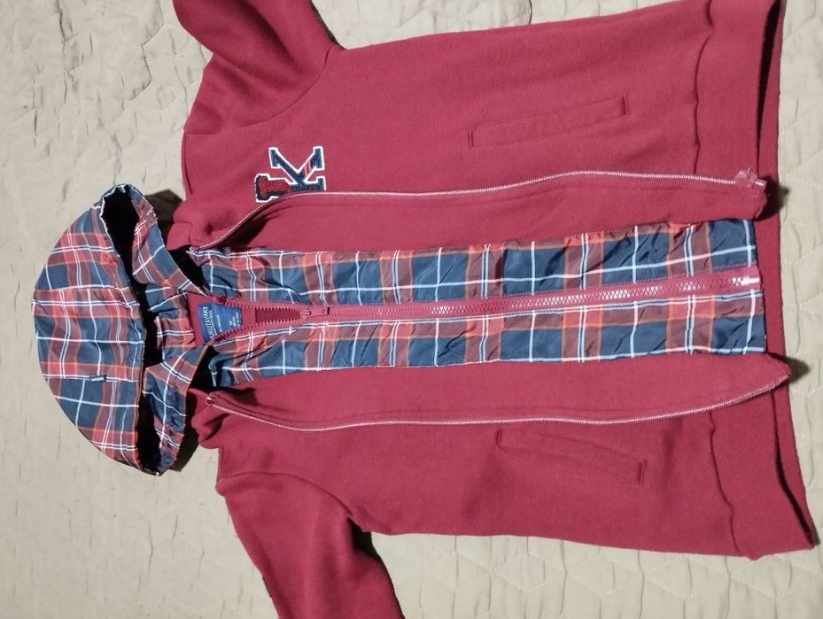 Три броя  детски суичъри