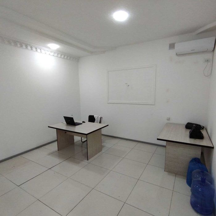 Шахар марказида цокол этажда офис, Versal, Florensiya қаторида