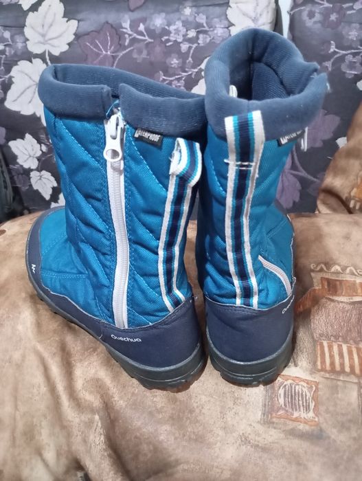 Продавам детски ботуши 33 номер много топли и непромокраеми