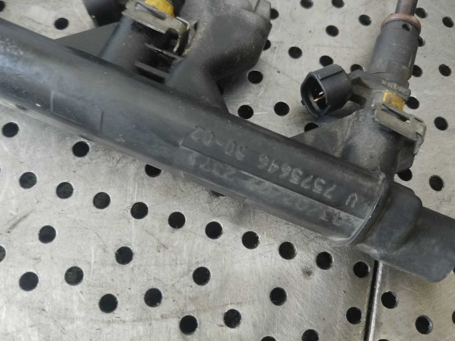 rampa cu injectoare 1.4 b  mini cooper r56   v757564680-02  v752817680-07