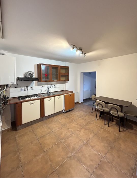 Inchiriez vila in oras zona de nord a Bacaului