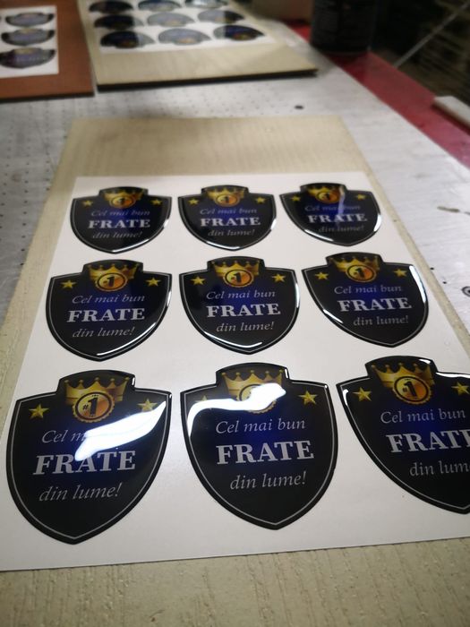 Lucrez în domeniul decorațiunii,
aștept cu nerăbdare să lucrăm împreun